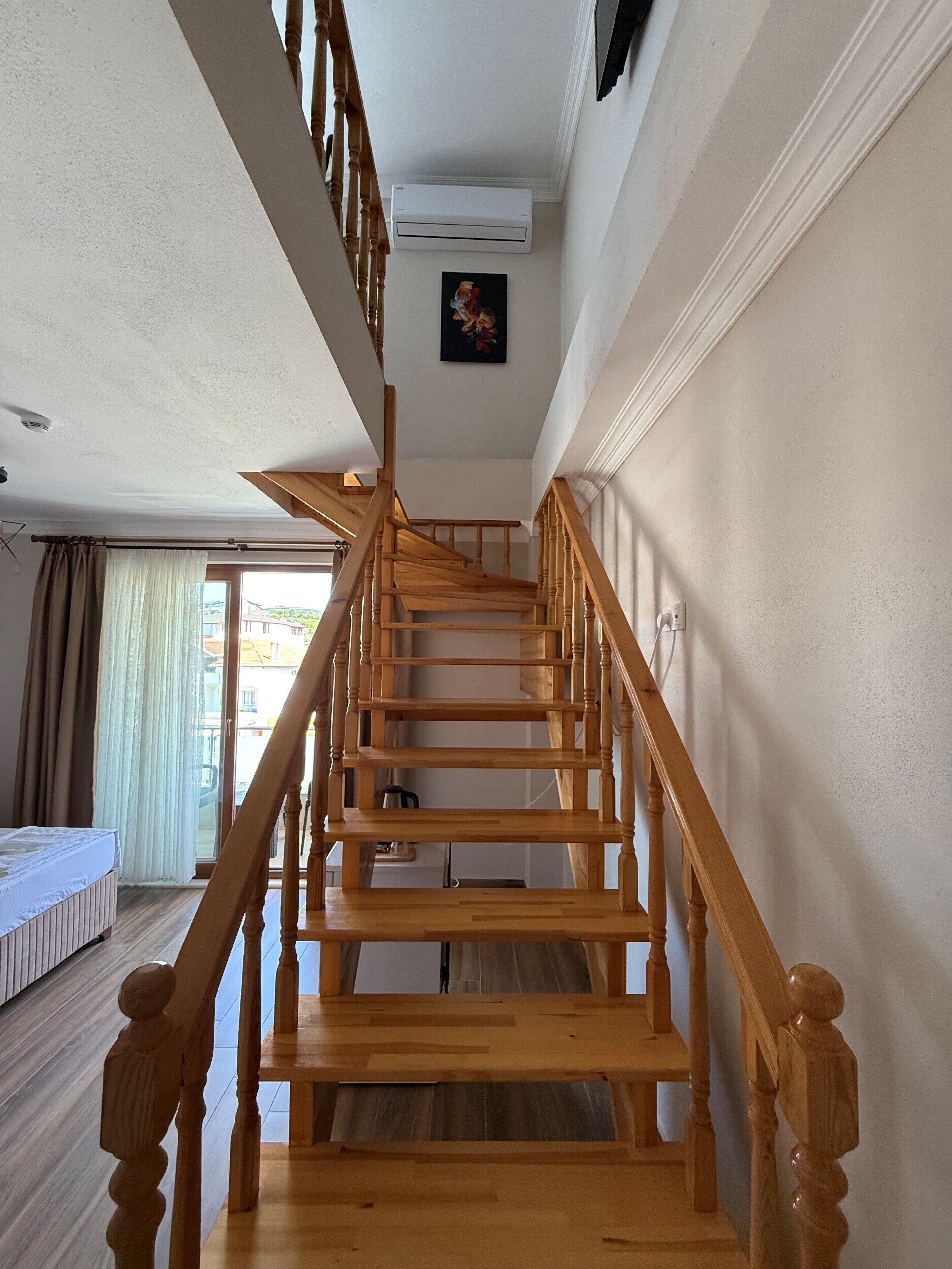 deluxe duplex | 2 bedrooms, blackout curtains, bed sheets