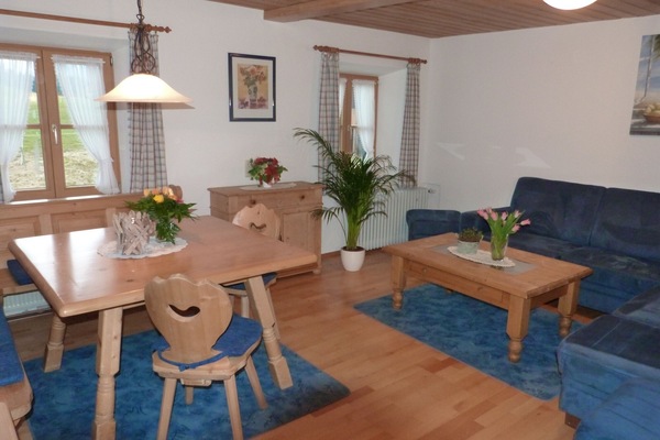 6 Ferienwohnung Rauschberg 52qm, Balkon, Kochnische, 2 Schlafz., Wohnz., 4 Pers.-Wohnzimmer