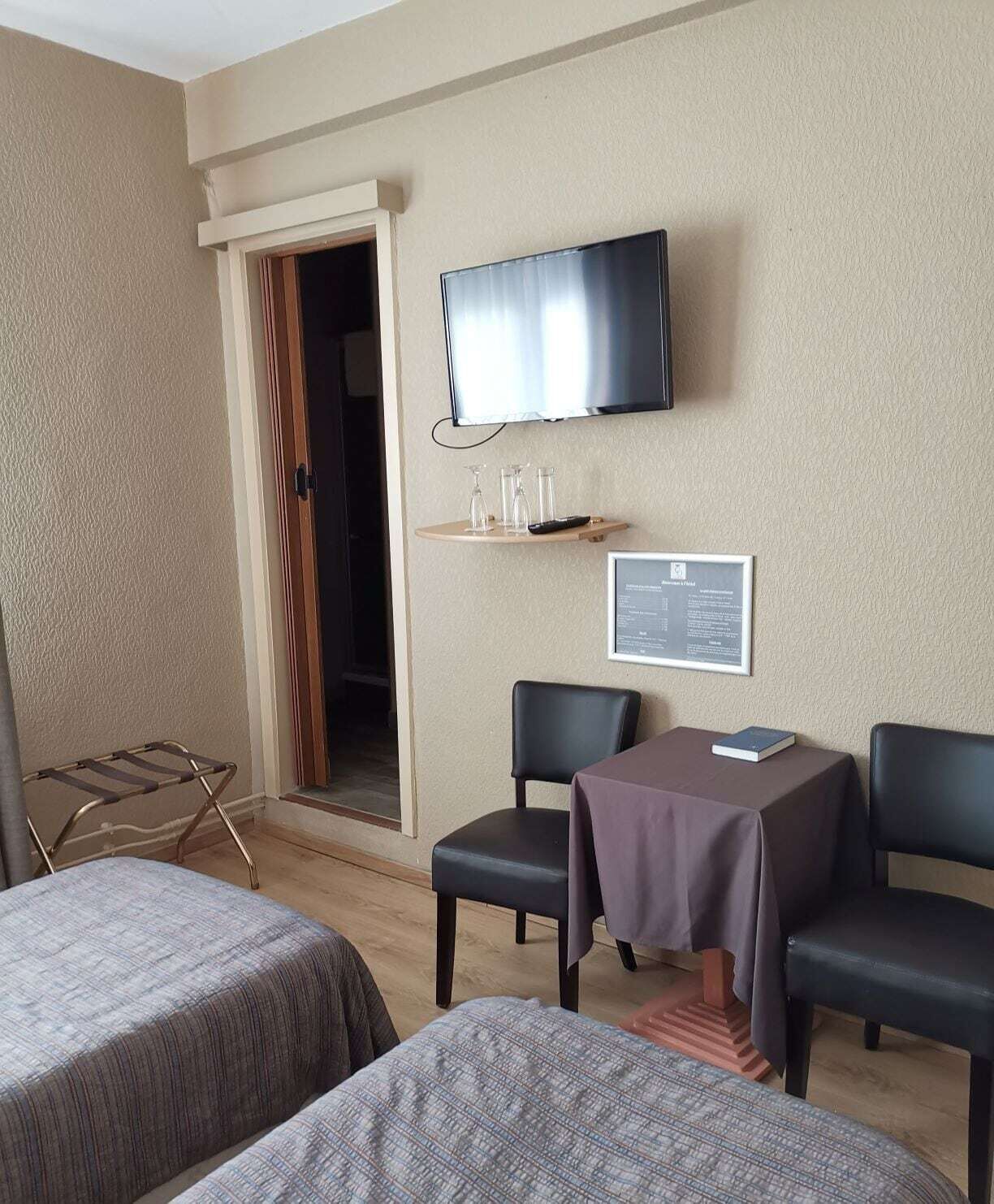 1 chambre, minibar, bureau, rideaux d’obscurcissement