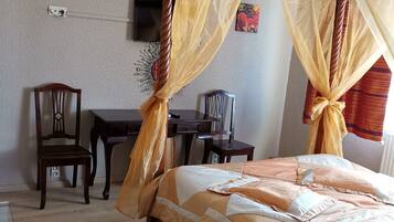 1 chambre, minibar, bureau, rideaux occultants
