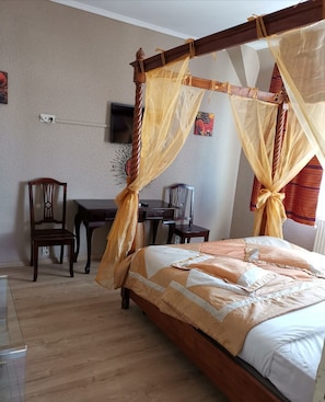 Family Quadruple Room | 1 bedroom, minibar, desk, blackout drapes - La Cote d'Or (Philippeville)