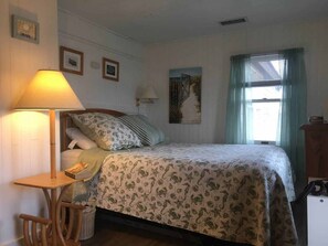 Master bedroom with queen bed.