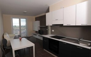 Comfort enkelrum - pentry | 1 sovrum, arbetsyta för laptop, ljudisolering och barnsängar