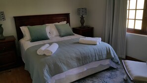 Maison | 3 chambres, bureau, fer et planche à repasser, accès au Wi-Fi (inclus)