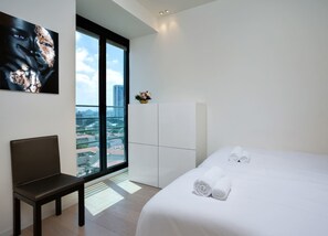 Room - Elegant 3BR in White City by HolyGuest (Tel Aviv)