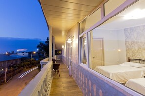 Design-Zweibettzimmer (21-2) | Blick vom Balkon