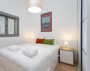 Appartement Ville | Coffre-fort, fer et planche à repasser, accès au Wi-Fi (inclus)