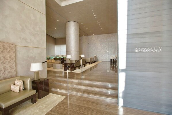 Lobby sitting area - Dashing 1BR in White city by HolyGuest (Tel Aviv)