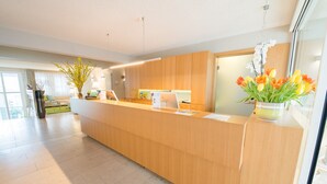 Reception - Nymphe Strandhotel & Apartments (Binz)