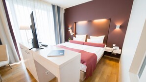 Comfort Double Room | Hypo-allergenic bedding available, minibar, in-room safe, desk - Nymphe Strandhotel & Apartments (Binz)
