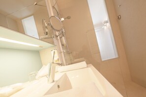 Free toiletries, hair dryer, bathrobes, slippers - Nymphe Strandhotel & Apartments (Binz)