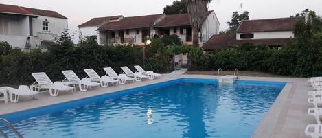 Seasonal outdoor pool