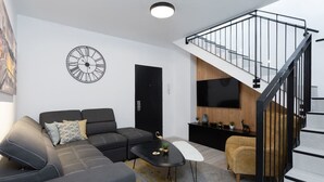 Interior - 3BR Penthouse on Rothschild by HolyGuest (Tel Aviv)