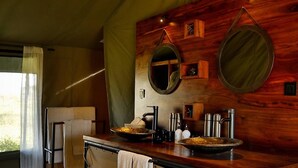Bathroom sink - Nyikani Migration Camp (Arusha)