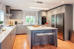 บังกะโล, ห้องน้ำในตัว, เห็นวิวทะเลบางส่วน | ร้านอาหาร