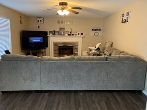 Living area - Beautiful family home (Katy)