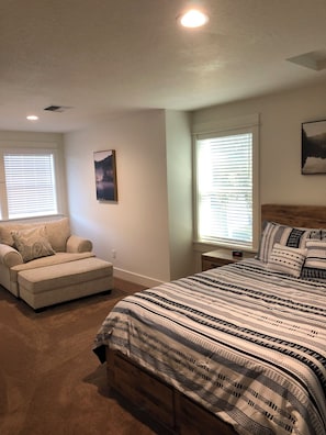3 bedrooms, desk, free WiFi, bed sheets