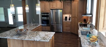 CHARMING AND SPECTACULAR RIVERFRONT HOUSE, BEAUTIFUL IN ANY SEASON OF THE YEAR!