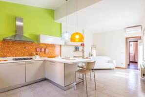 Kochgeschirr/Geschirr/Besteck