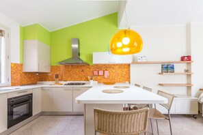 Kochgeschirr/Geschirr/Besteck