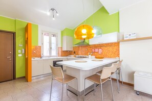 Kochgeschirr/Geschirr/Besteck