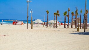 Beach nearby - Chic 1BR In White City By HolyGuest (Tel Aviv)