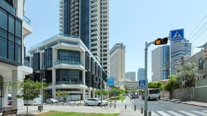 Front of property - Chic 1BR In White City By HolyGuest (Tel Aviv)