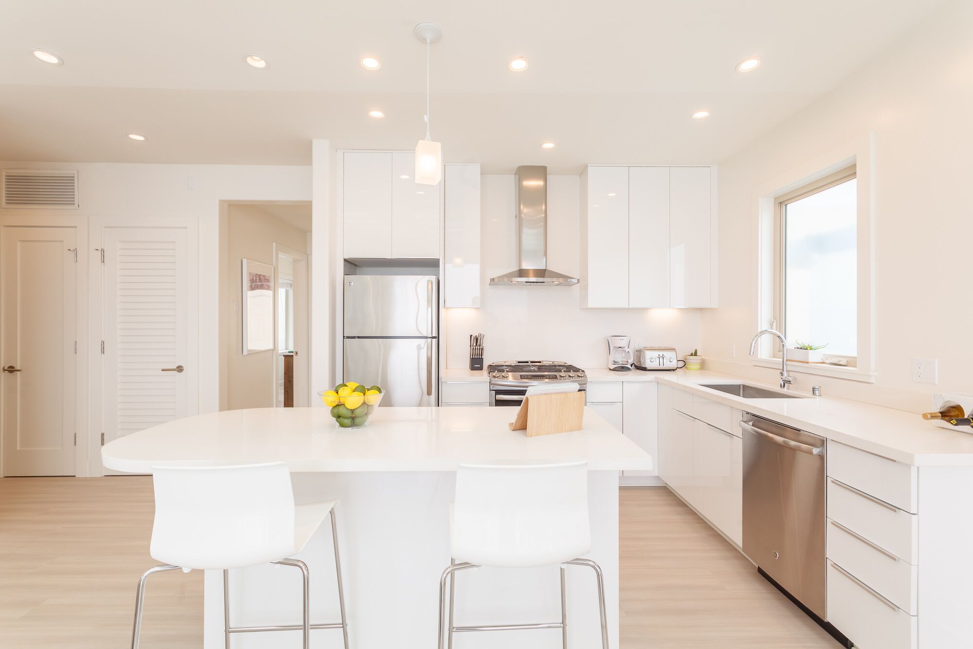 冰箱、微波炉、烤箱、炉灶