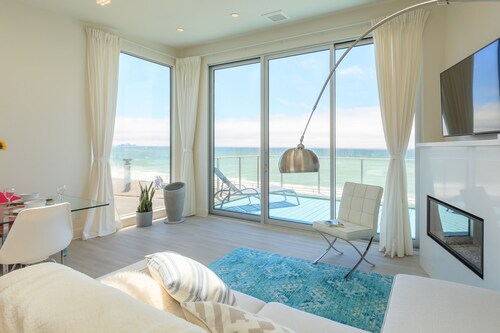 Luxury Beachfront Penthouse near SF (4)
