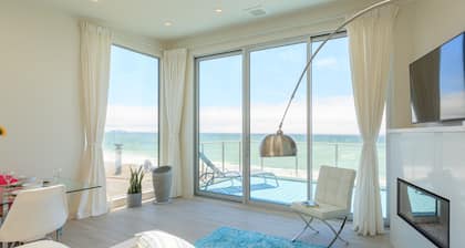 Luxury Beachfront Penthouse near SF (4)