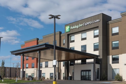 Holiday Inn Express & Suites North Battleford by IHG