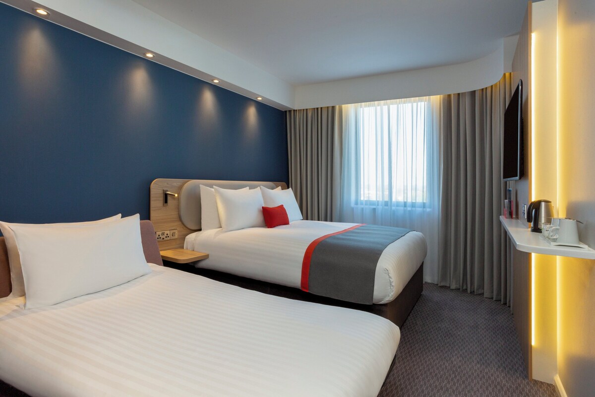 Hypo-allergenic bedding available, blackout drapes, iron/ironing board