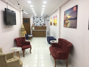 Lobby sitting area - Tavra Hotel (Istanbul)