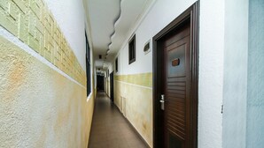 Hallway - Capital O 252 Ceylon City Hotel (Mount Lavinia)