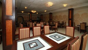 Restaurant - Capital O 252 Ceylon City Hotel (Mount Lavinia)