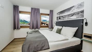 Blackout drapes, soundproofing, iron/ironing board, free WiFi