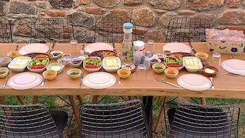 Free daily full breakfast