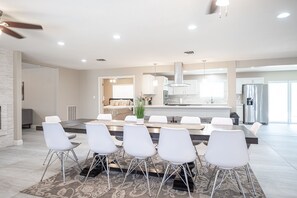 Dining - Emerald · 33% Offspring special - Extraordinary House (Las Vegas)