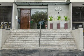 Property entrance - Barrio Jara's Best Choice (Asunción)