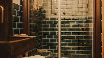 Familien-Dreibettzimmer (Fortshaus) | Badezimmer | Haartrockner, Handtücher