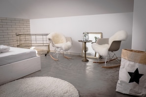 Habitación doble, baño compartido (Himmelreich) | Decoración individual, mobiliario individual, escritorio y wifi gratis