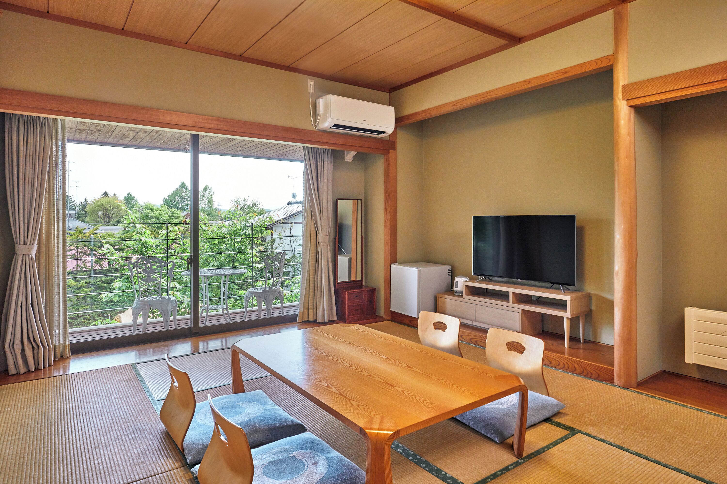 japanese style family room for 5 people | 1 bedroom, desk, iron/ironing board, free wifi