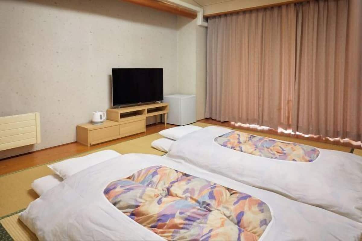 1 多间卧室、办公桌、熨斗/熨板、免费 WiFi