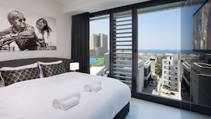 Luxury Apartment, 1 Bedroom - Lovely 1BR in White city by HolyGuest (Tel Aviv)