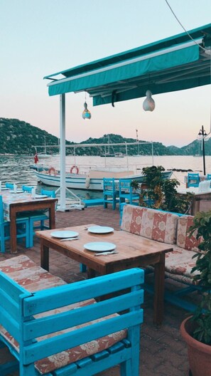 Outdoor dining - Kekova Pansiyon (Demre)