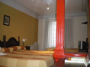 Kamar Triple, kamar mandi umum | 1 kamar tidur, tempat tidur bayi (biaya tambahan), dan Wi-Fi gratis