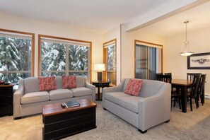 Téléviseur, foyer, bureau