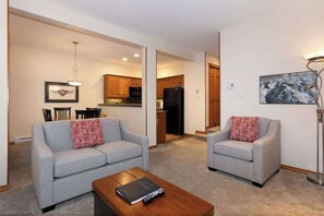 Téléviseur, foyer, bureau