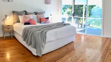 3 bedrooms, desk, iron/ironing board, free WiFi