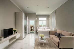 Estudio Premium | Edredón, camas con efecto memoria y caja de seguridad en la habitación 